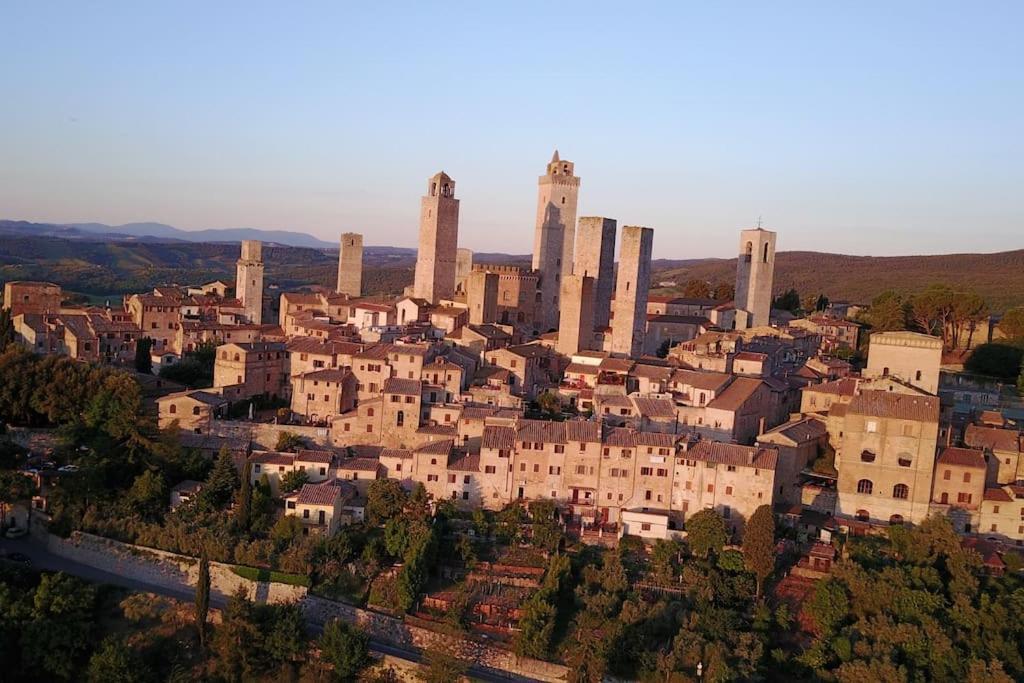 Castello Di Fulignano Ottone Superior Apartment ซานจีมิญญาโน ภายนอก รูปภาพ